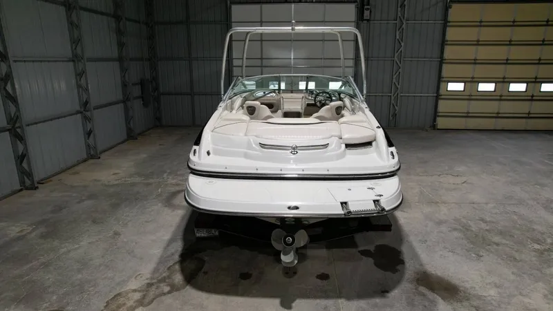 Slide: The Image of Crownline Boats 226 LS 2005 - 3