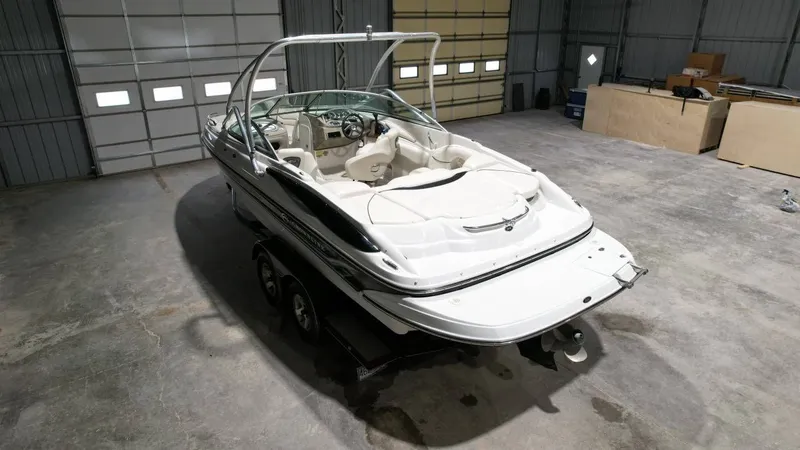 Slide: The Image of Crownline Boats 226 LS 2005 - 7