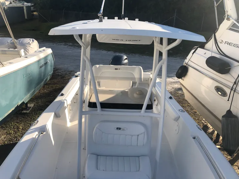 Slide: The Image of Sea Hunt Triton 225 2014 - 11