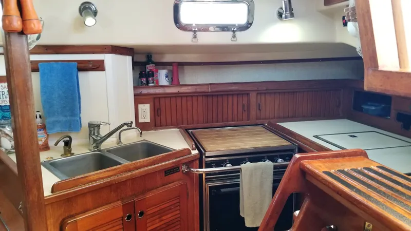 Slide: The Image of Island Packet 38 1990 - 8