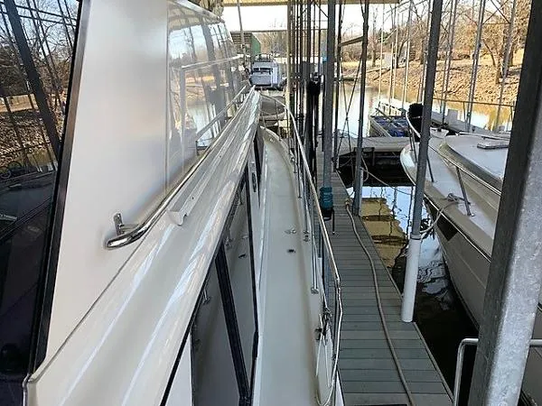 Slide: The Image of Carver Yachts 4207 Aft Cabin 1988 - 7