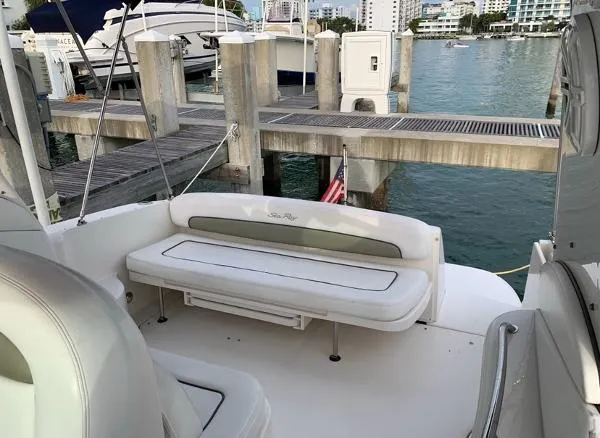 Slide: The Image of Sea Ray 300 Sundancer 2006 - 6