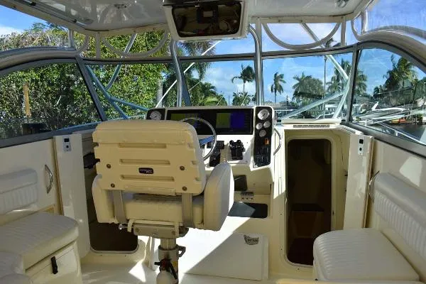 Slide: The Image of World Cat 320 EC 2007 - 9