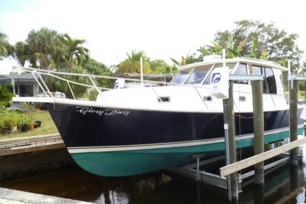 Slide: The Image of Mainship Pilot House Sedan 2007 - 0