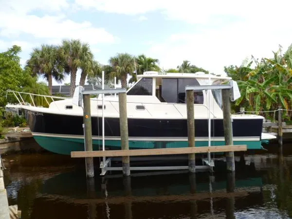 Slide: The Image of Mainship Pilot House Sedan 2007 - 1