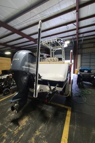 Slide: The Image of Sportsman Heritage 231 Center Console 2017 - 10