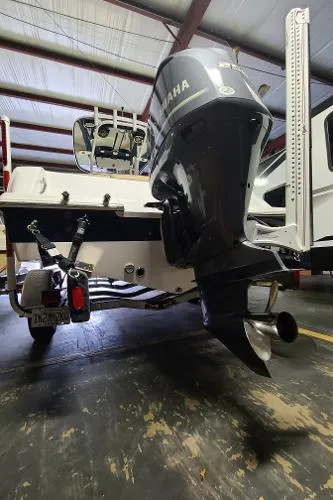Slide: The Image of Sportsman Heritage 231 Center Console 2017 - 9