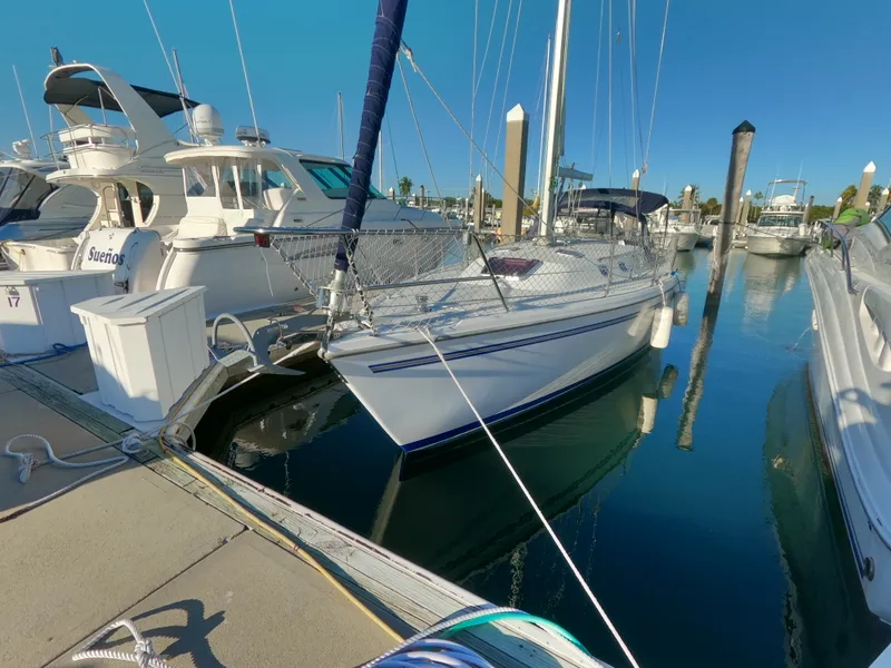 Slide: The Image of Catalina 36 MkII 2005 - 1
