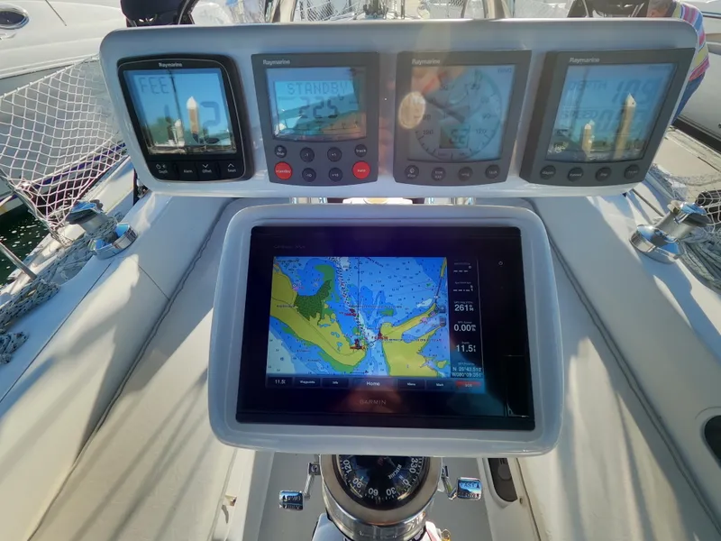 Slide: The Image of Catalina 36 MkII 2005 - 10