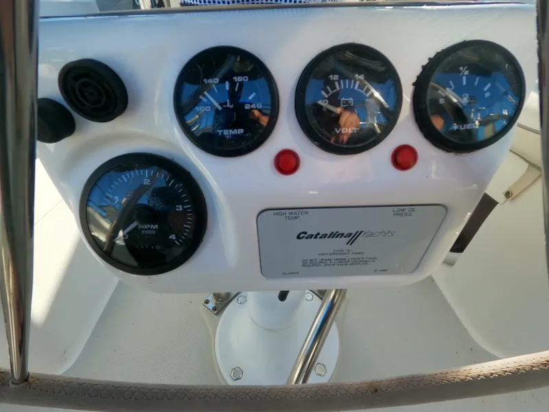 Slide: The Image of Catalina 36 MkII 2005 - 11