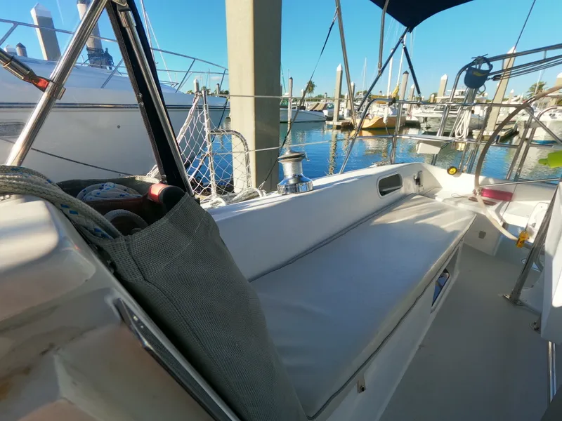 Slide: The Image of Catalina 36 MkII 2005 - 9