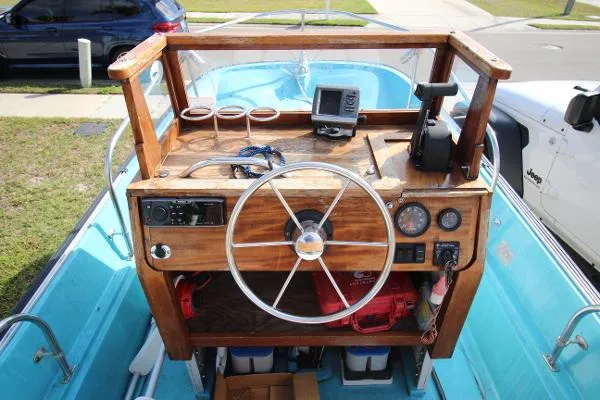 Slide: The Image of Boston Whaler 170 Montauk 1974 - 10