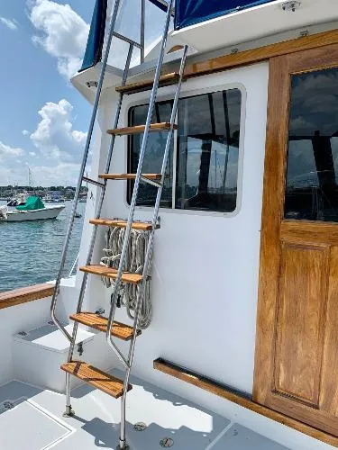 Slide: The Image of Cape Dory 30 Flybridge 1990 - 8