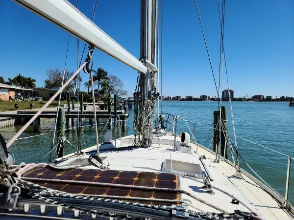 Slide: The Image of Hunter 35 legend 1988 - 4