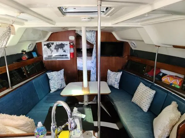 Slide: The Image of Hunter 35 legend 1988 - 7