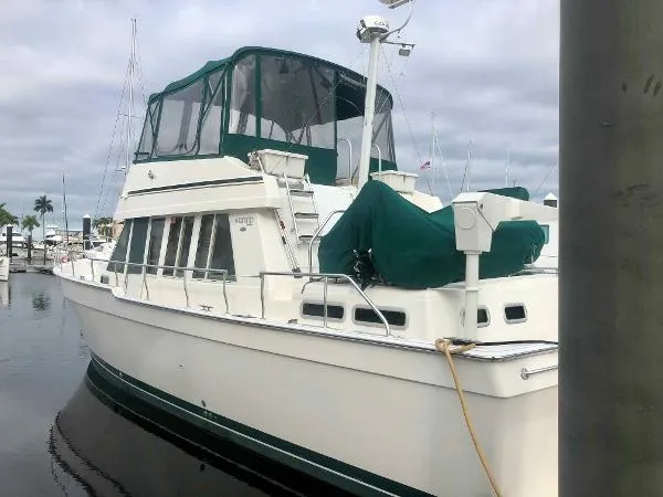 Slide: The Image of Mainship 430 Trawler 2002 - 5