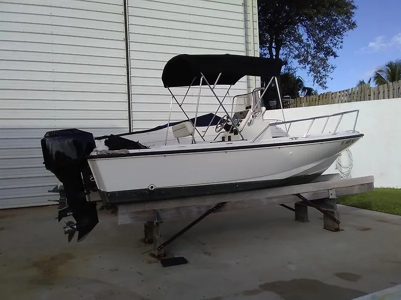 Slide: The Image of Boston Whaler Outrage II 1998 - 0
