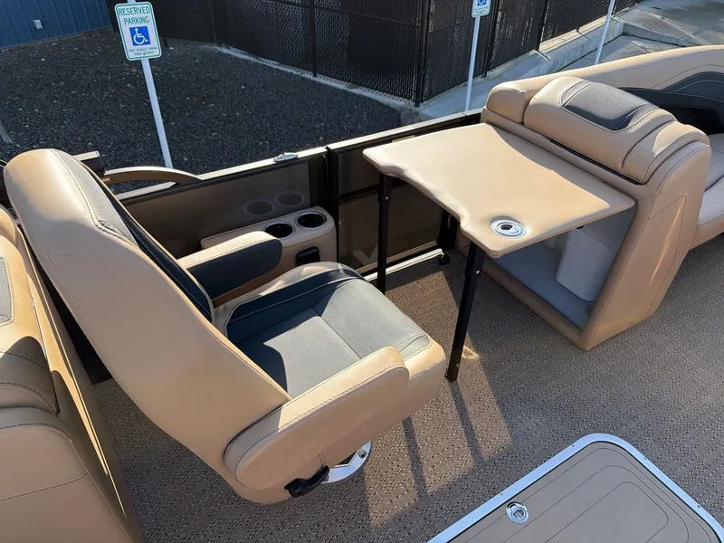 Slide: The Image of Barletta Cabrio 22QC 2026 - 12