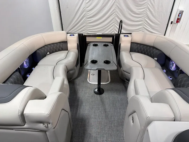 Slide: The Image of Barletta Lusso 23U 2026 - 13