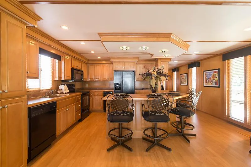 Slide: The Image of Lakeview 18' x 75' Houseboat 2007 - 9