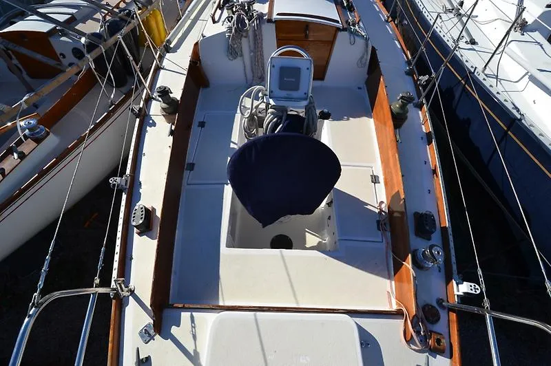 Slide: The Image of Cape Dory 36 1980 - 6