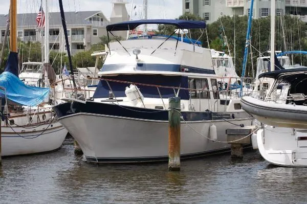 Slide: The Image of Californian Flybridge Aft Cabin 1984 - 0