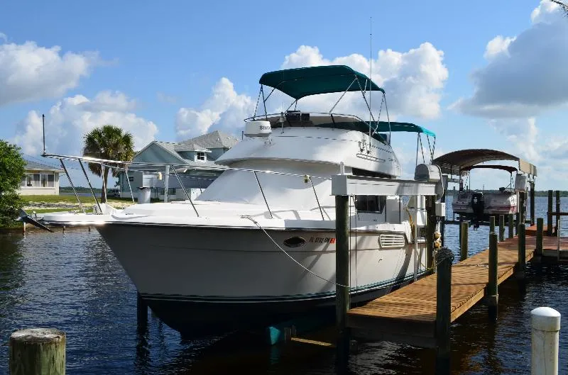 Slide: The Image of Carver Yachts 325 Aft Cabin 1995 - 0