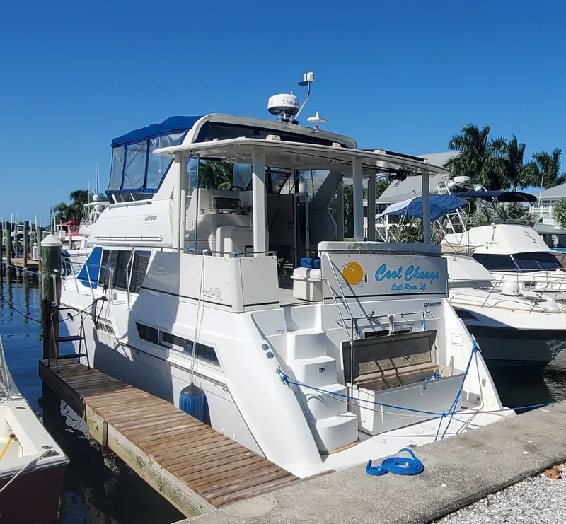 Slide: The Image of Carver Yachts 405 Motor Yacht 1997 - 0