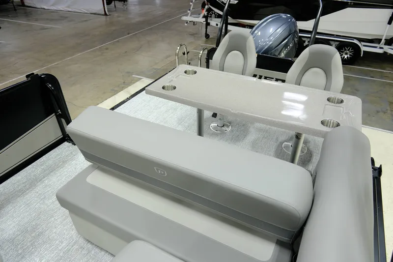 Slide: The Image of Premier 230 Sunsation RS 2026 - 10