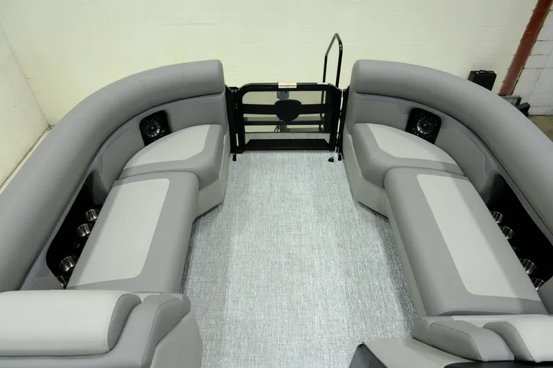 Slide: The Image of Premier 230 Sunsation RS 2026 - 17