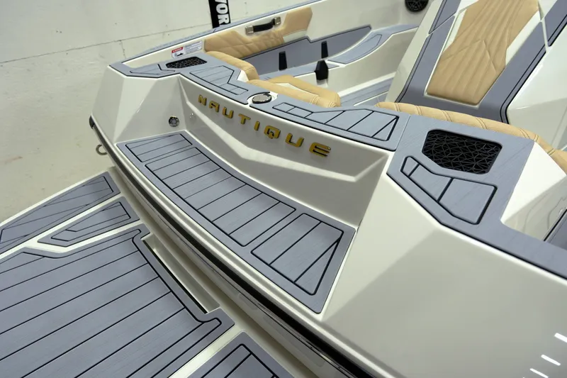 Slide: The Image of Nautique Ski Nautique 2026 - 10