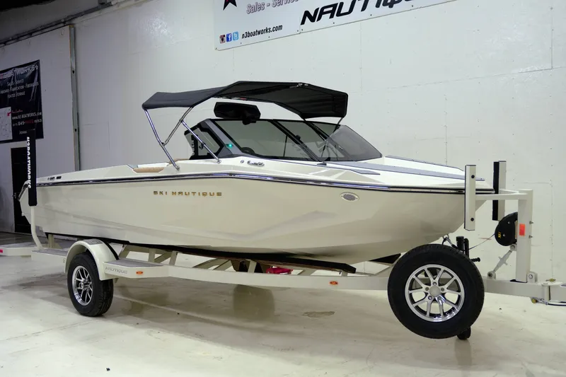 Slide: The Image of Nautique Ski Nautique 2026 - 5