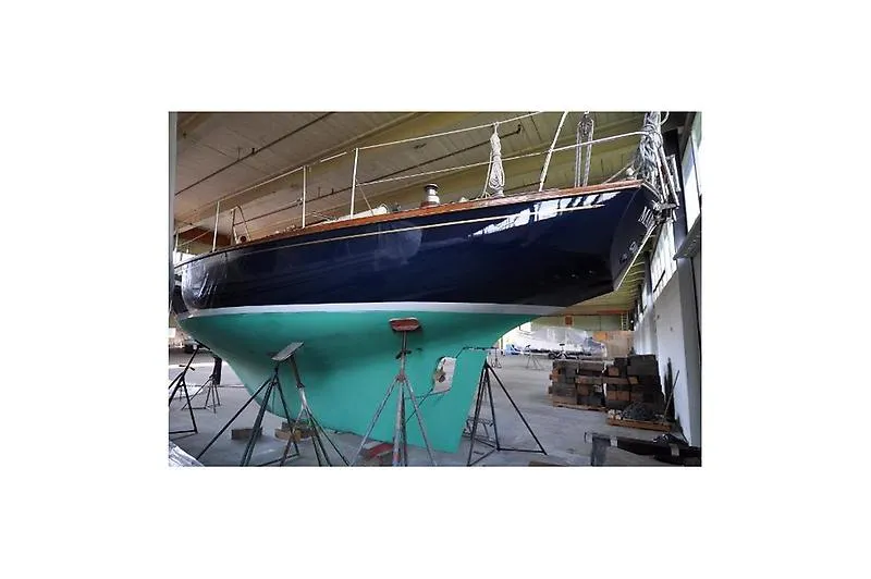 Slide: The Image of Cape Dory 36 1979 - 8