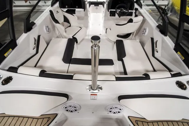 Slide: The Image of Stingray 20 SBX 2026 - 5