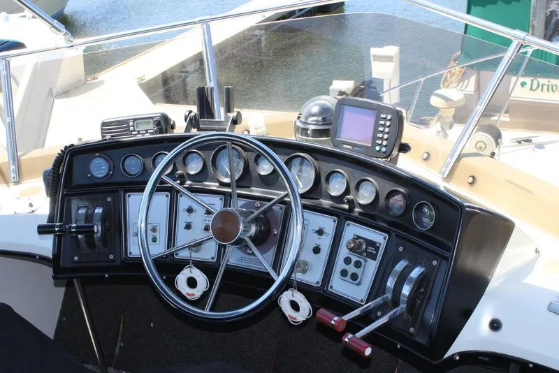 Slide: The Image of Carver Yachts 3207 Aft Cabin 1984 - 3