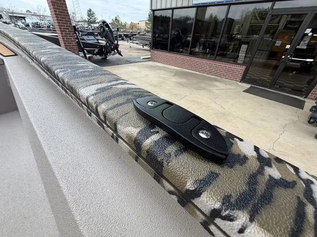 Slide: The Image of Avid 23 Mag 2026 - 36