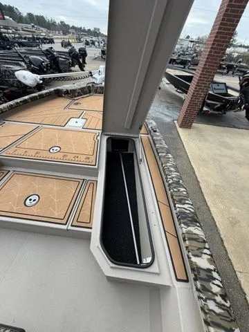 Slide: The Image of Avid 23 Mag 2026 - 47