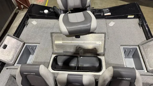 Slide: The Image of Crestliner Vt18 pro w/ Mercury 115 2015 - 11