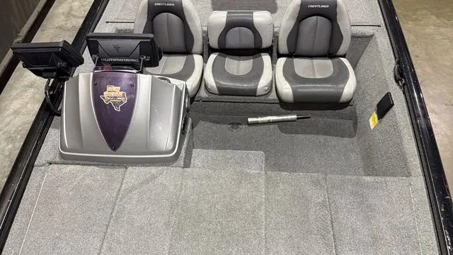 Slide: The Image of Crestliner Vt18 pro w/ Mercury 115 2015 - 14