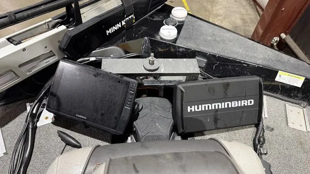 Slide: The Image of Crestliner Vt18 pro w/ Mercury 115 2015 - 16