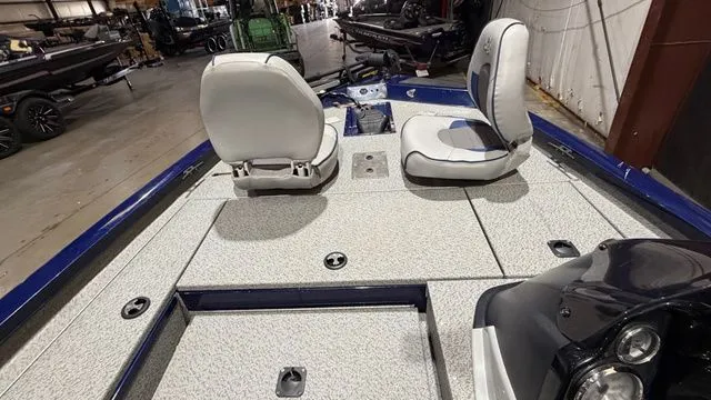 Slide: The Image of G3 Sportsmen 17 W/Yamaha 70 2017 - 10