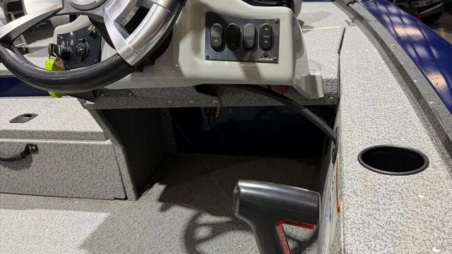 Slide: The Image of G3 Sportsmen 17 W/Yamaha 70 2017 - 12