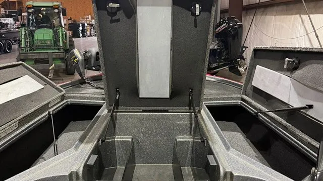 Slide: The Image of Nitro Nitro Z18 W/ Mercury 175 Opti 2016 - 13