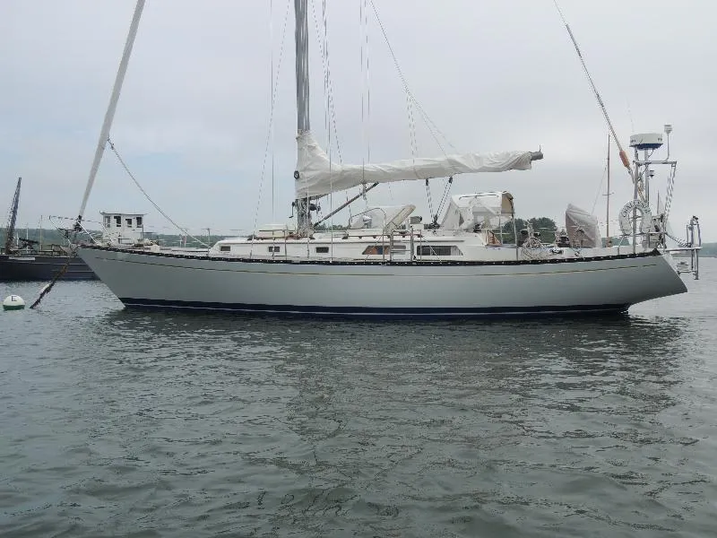 Slide: The Image of Alden Sloop/Cutter 1982 - 0