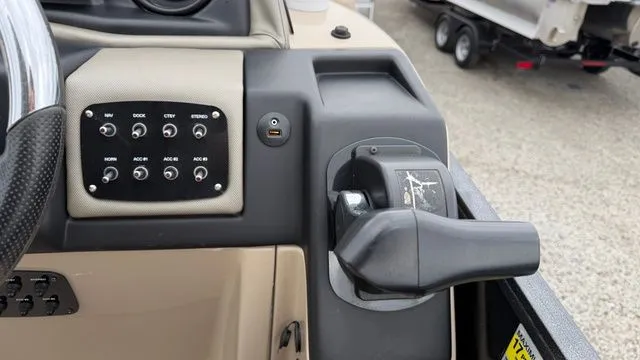 Slide: The Image of Coach 25Rlw/ Honda 250 2016 - 15