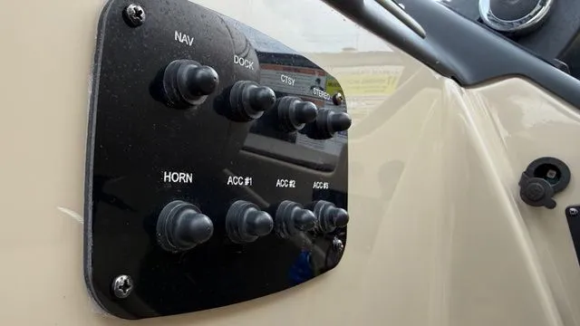 Slide: The Image of Coach 25Rlw/ Honda 250 2016 - 17