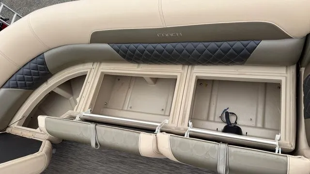 Slide: The Image of Coach Pontoons 25Rlw/ Honda 250 2016 - 11