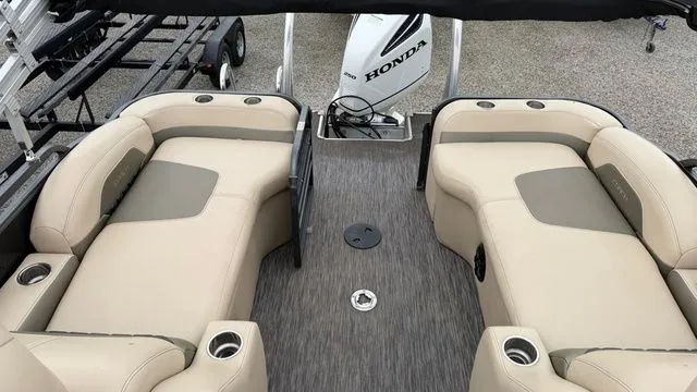 Slide: The Image of Coach Pontoons 25Rlw/ Honda 250 2016 - 18