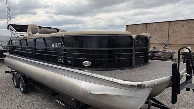 Slide: The Image of Coach Pontoons 25Rlw/ Honda 250 2016 - 6