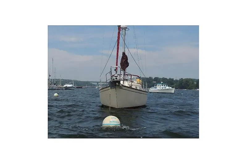 Slide: The Image of Island Packet Cutter 1992 - 4